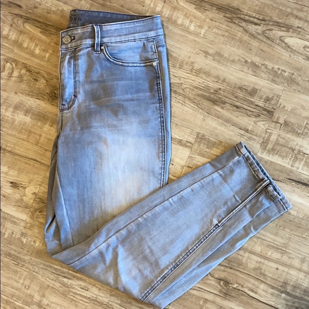 White House Black Market the skinny Ankle Jeans